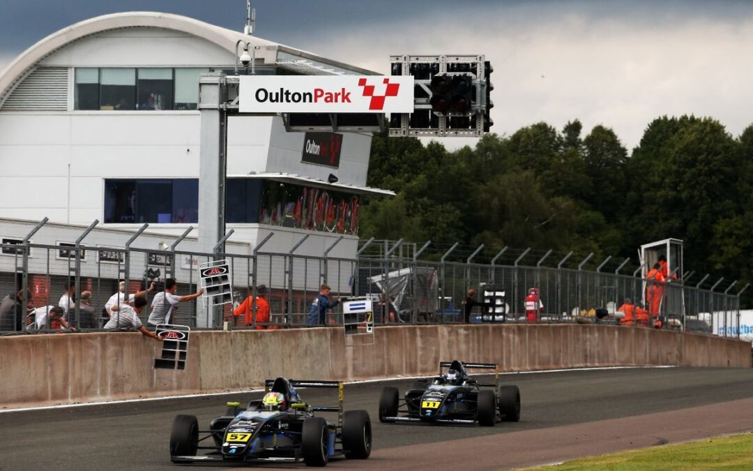 Phinsys By Argenti Charge Onto The Podium At Oulton Park